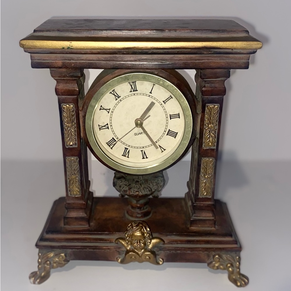 Vintage Ornate Wooden Cherub Angel Clock! Needs battery
